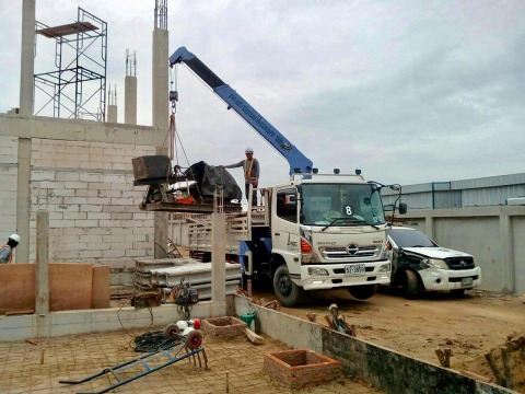 ปั้นจั่นตอกเสาเข็ม ปั้นจั่นตอกเสาเข็ม